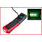 Rood-zwart meetapparaat met ingevoegde kabel, groen verlicht display.